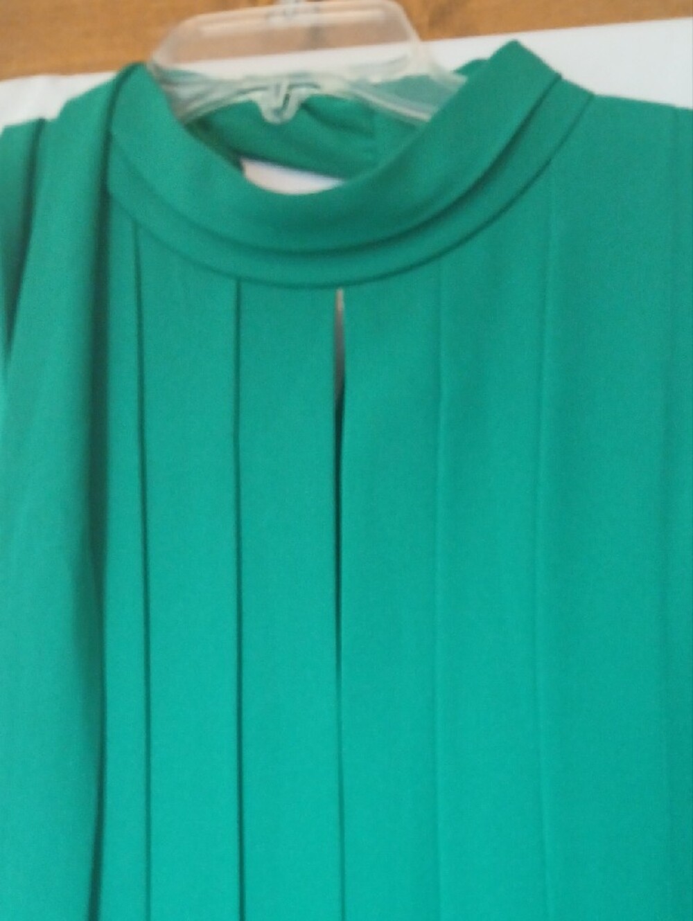 Sleeveless Emerald Pleated Mini Dress with Tie Neck - Picture 2 of 5